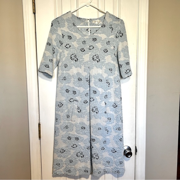 Tyler Boe Short Sleeve Blue Floral Dress with Pockets | Size Medium - Picture 1 of 13